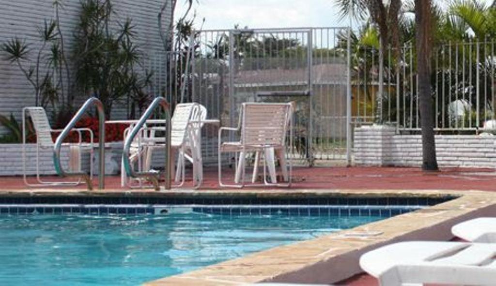 Beach And Town Motel Hollywood Exterior foto